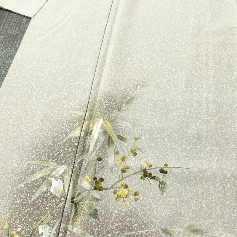 訪問着 美品 しつけ糸付き 正絹 木の葉・植物柄 袷仕立て 身丈157.5cm 裄丈68cm リサイクル着物 着物 刺繍 箔 未使用品 入学式 卒業式 七五三 お宮参り フォーマル 上品 グレージュ ベージュ_画像5