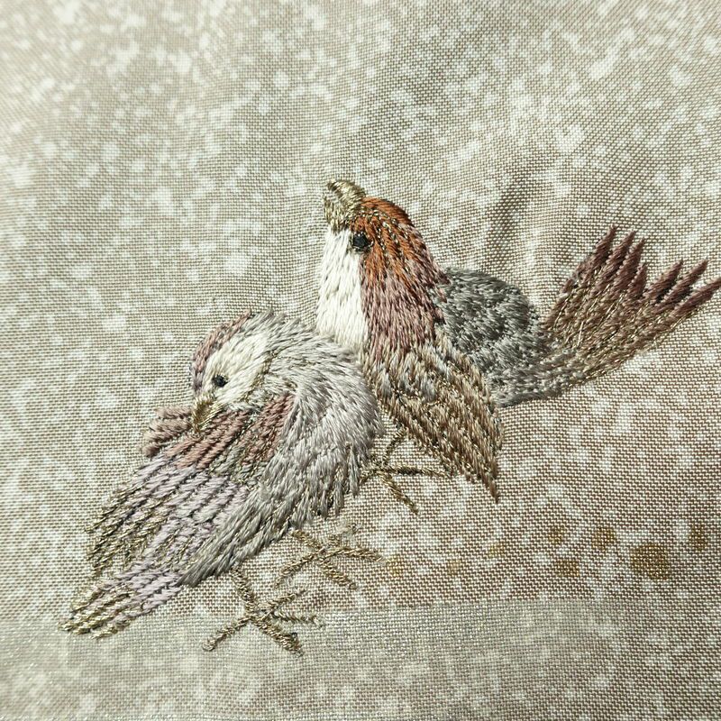 訪問着 美品 しつけ糸付き 正絹 木の葉・植物柄 袷仕立て 身丈157.5cm 裄丈68cm リサイクル着物 着物 刺繍 箔 未使用品 入学式 卒業式 七五三 お宮参り フォーマル 上品 グレージュ ベージュ_画像11