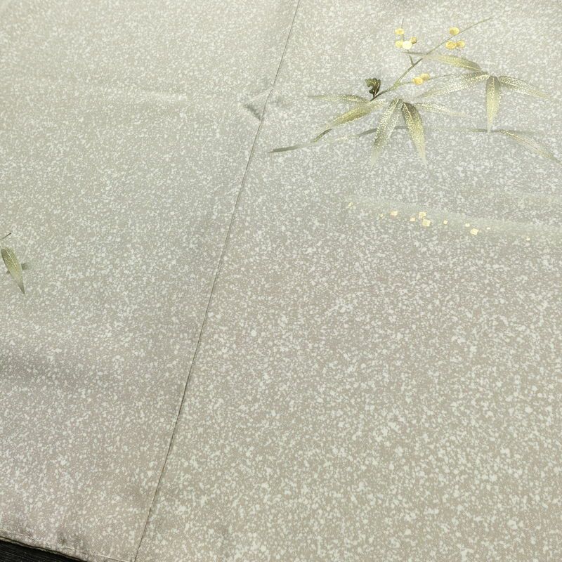 訪問着 美品 しつけ糸付き 正絹 木の葉・植物柄 袷仕立て 身丈157.5cm 裄丈68cm リサイクル着物 着物 刺繍 箔 未使用品 入学式 卒業式 七五三 お宮参り フォーマル 上品 グレージュ ベージュ_画像13