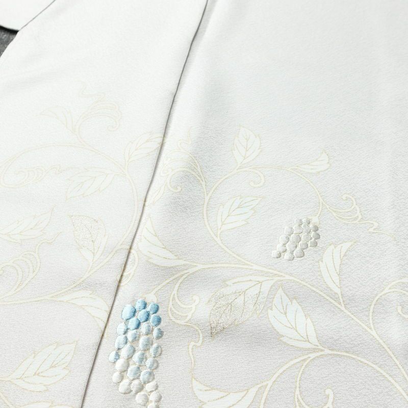 付け下げ 美品 しつけ糸付き 正絹 木の葉・植物柄 袷仕立て 身丈159.5cm 裄丈65cm リサイクル着物 着物 刺繍 箔 入学式 卒業式 七五三 お宮参り フォーマル 上品 紫・藤色_画像5