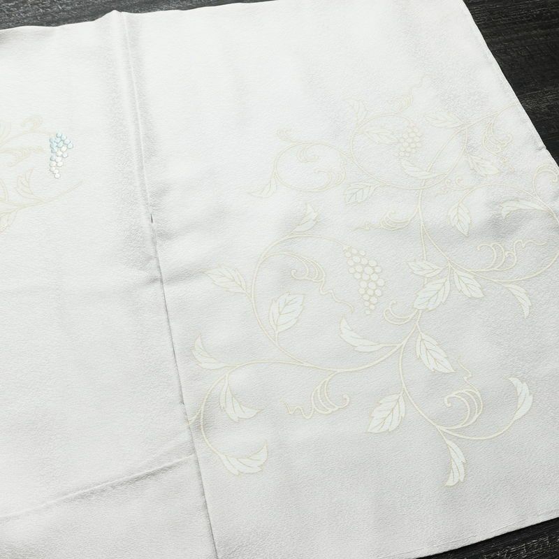 付け下げ 美品 しつけ糸付き 正絹 木の葉・植物柄 袷仕立て 身丈159.5cm 裄丈65cm リサイクル着物 着物 刺繍 箔 入学式 卒業式 七五三 お宮参り フォーマル 上品 紫・藤色_画像13