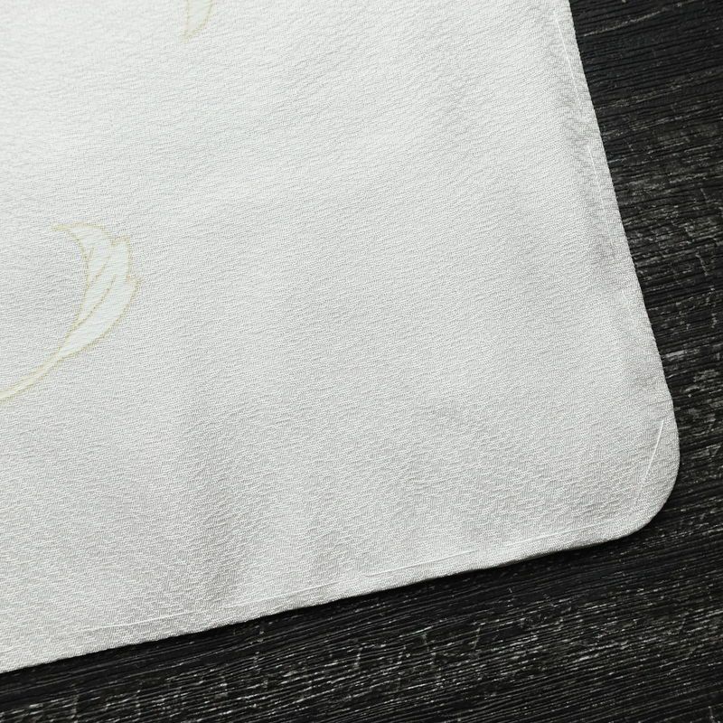 付け下げ 美品 しつけ糸付き 正絹 木の葉・植物柄 袷仕立て 身丈159.5cm 裄丈65cm リサイクル着物 着物 刺繍 箔 入学式 卒業式 七五三 お宮参り フォーマル 上品 紫・藤色_画像15