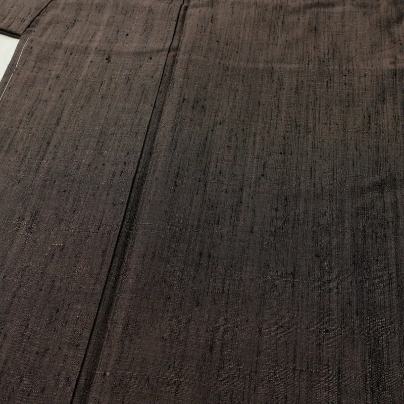 男性用 紬アンサンブル セット 着物 羽織 良品 しつけ糸付き アンサンブル 正絹 無地 袷仕立て 身丈148cm 裄丈71cm リサイクル着物 着物 金彩 茶_画像6