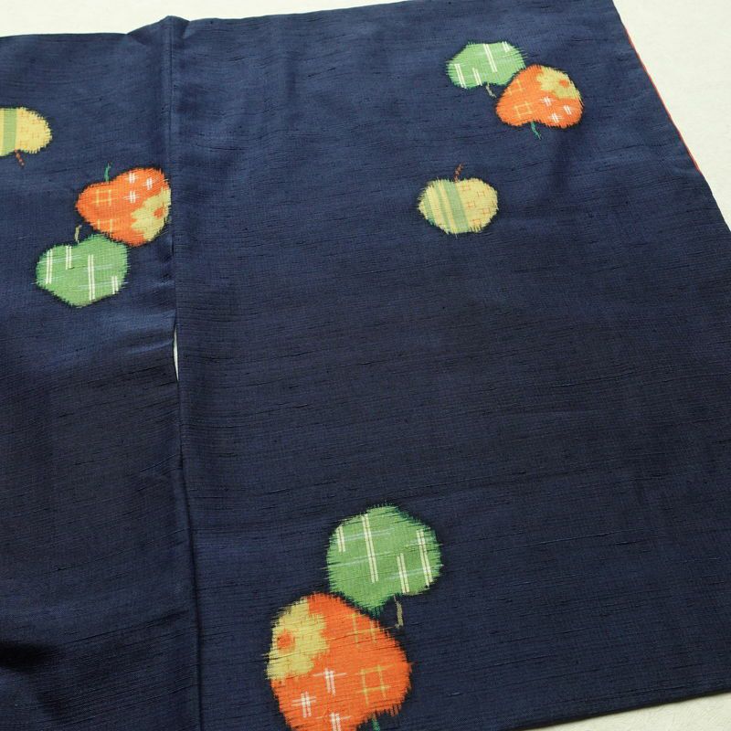 紬 正絹 その他の柄 袷仕立て 身丈153cm 裄丈63cm リサイクル着物 着物 りんご 林檎 青・紺_画像12