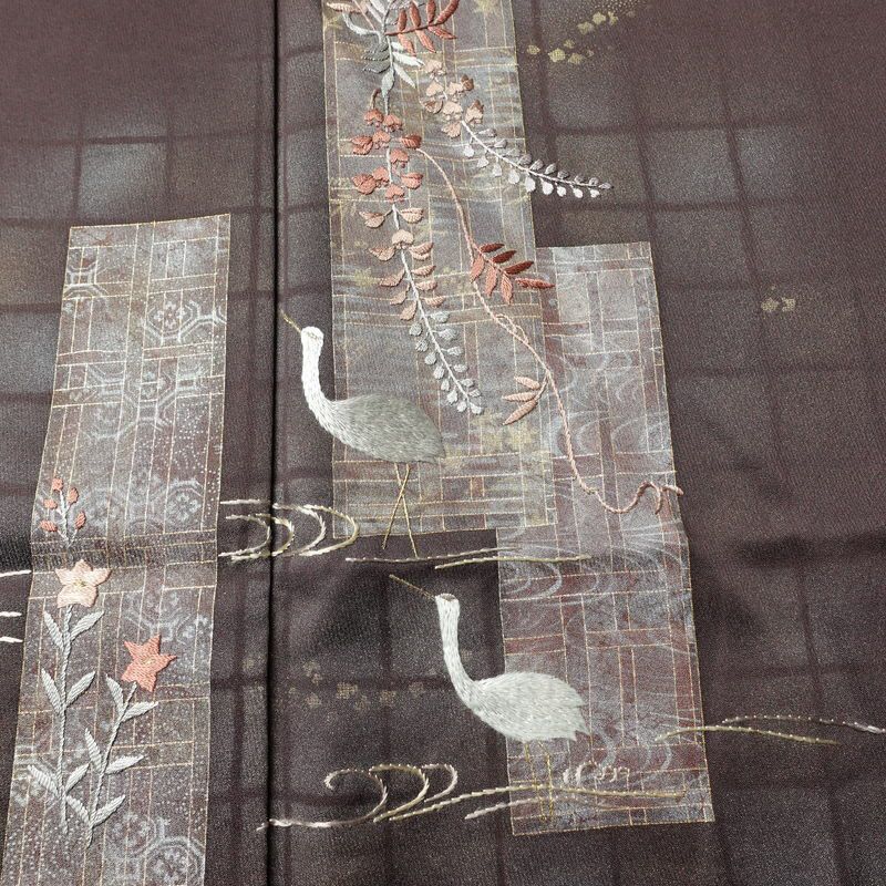 付け下げ しつけ糸付き 一つ紋付き 正絹 人物・動物柄 袷仕立て 身丈164cm 裄丈64.5cm リサイクル着物 着物 刺繍 箔 茶_画像6
