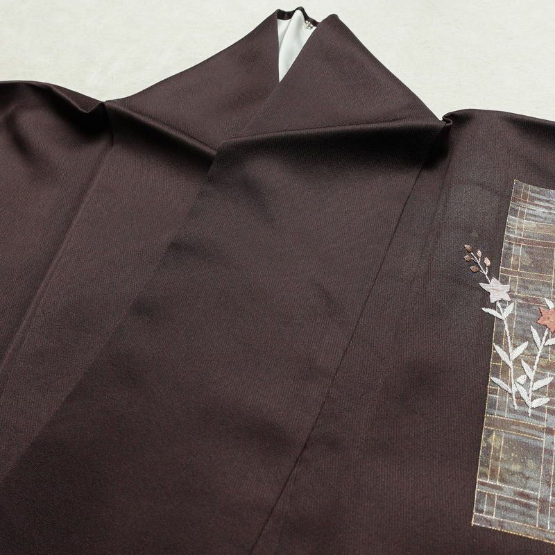 付け下げ しつけ糸付き 一つ紋付き 正絹 人物・動物柄 袷仕立て 身丈164cm 裄丈64.5cm リサイクル着物 着物 刺繍 箔 茶_画像17