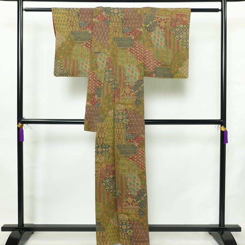 小紋 縮緬 正絹 幾何学柄・抽象柄 袷仕立て 身丈159cm 裄丈64cm リサイクル着物 着物 多色使い_画像2