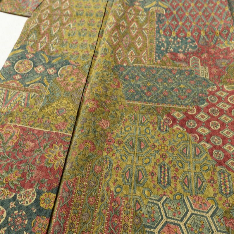 小紋 縮緬 正絹 幾何学柄・抽象柄 袷仕立て 身丈159cm 裄丈64cm リサイクル着物 着物 多色使い_画像5