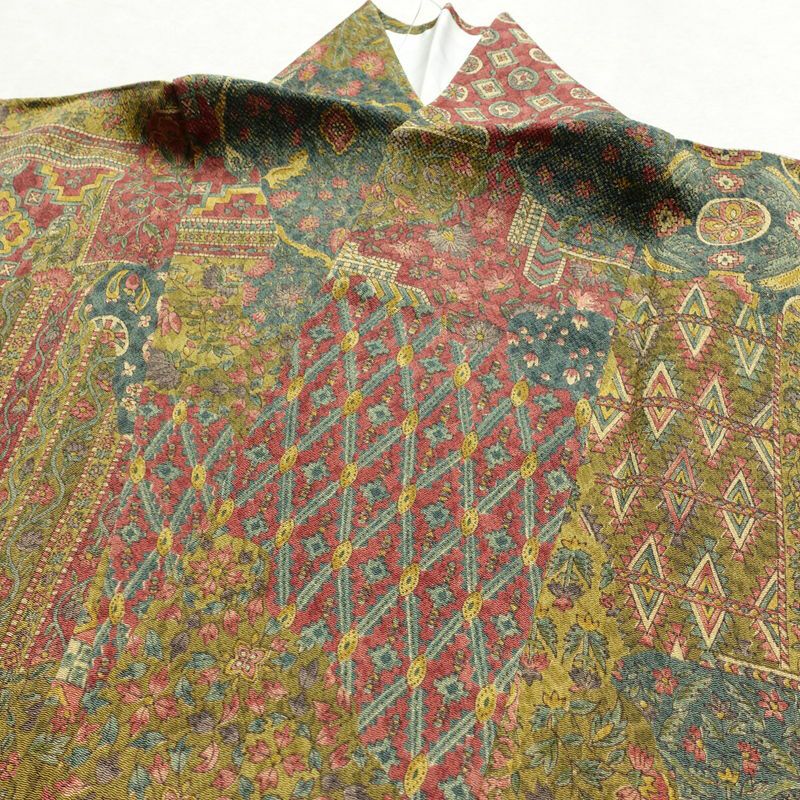 小紋 縮緬 正絹 幾何学柄・抽象柄 袷仕立て 身丈159cm 裄丈64cm リサイクル着物 着物 多色使い_画像16