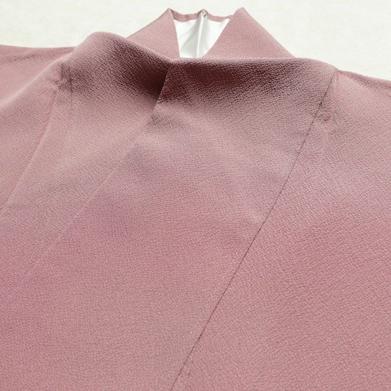 付け下げ 縮緬 スワトウ刺繍 一つ紋付き 正絹 幾何学柄・抽象柄 袷仕立て 身丈149.5cm 裄丈63cm リサイクル着物 一部しつけ糸付き 着物 入学式 卒業式 七五三 お宮参り フォーマル 上品 紫・藤色_画像16