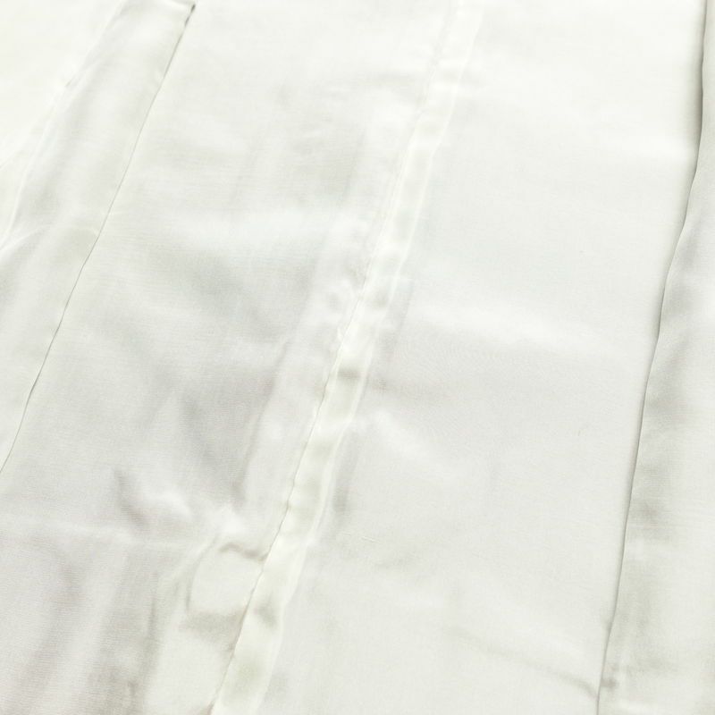 付け下げ 縮緬 スワトウ刺繍 一つ紋付き 正絹 幾何学柄・抽象柄 袷仕立て 身丈149.5cm 裄丈63cm リサイクル着物 一部しつけ糸付き 着物 入学式 卒業式 七五三 お宮参り フォーマル 上品 紫・藤色_画像17