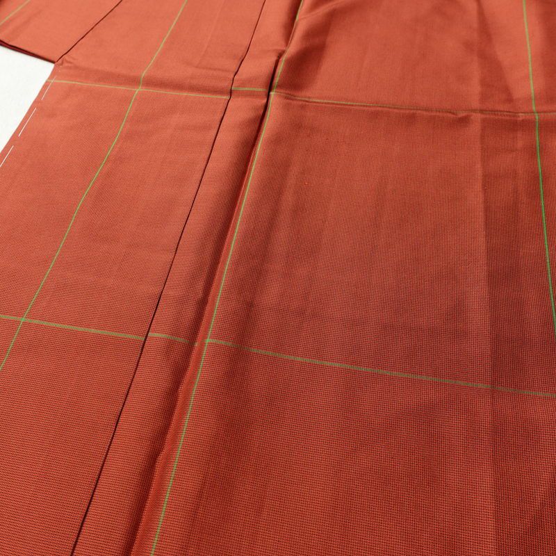紬 しつけ糸付き 正絹 チェック・格子柄 袷仕立て 身丈162cm 裄丈63.5cm リサイクル着物 着物 モダン シンプル 赤・朱_画像5