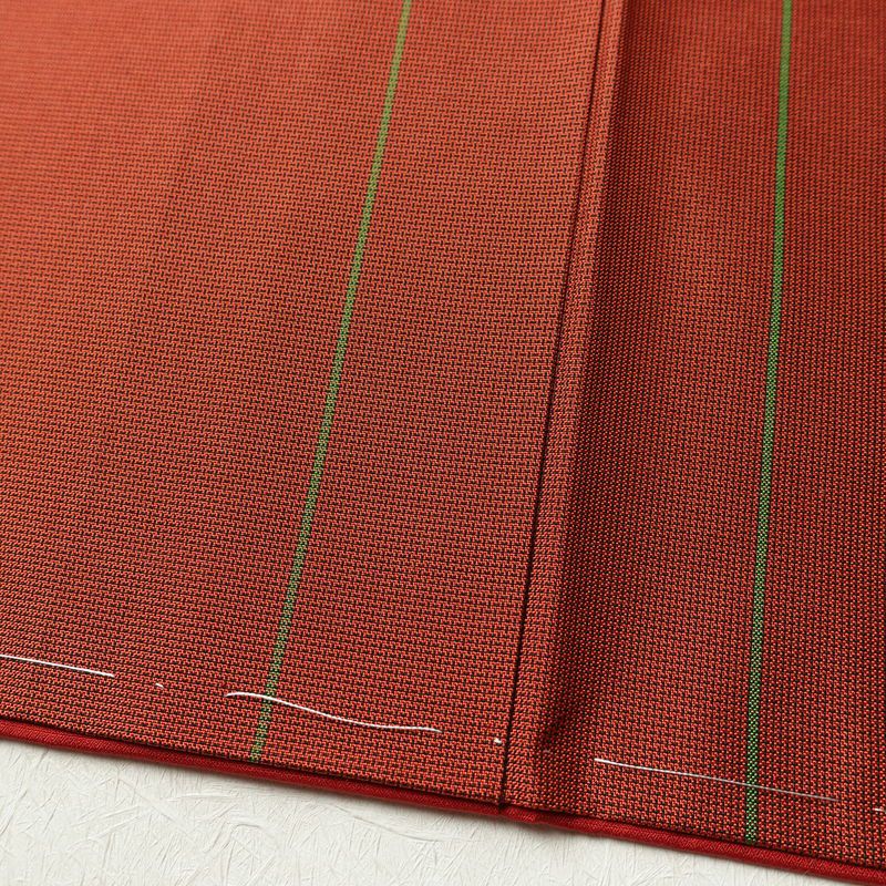 紬 しつけ糸付き 正絹 チェック・格子柄 袷仕立て 身丈162cm 裄丈63.5cm リサイクル着物 着物 モダン シンプル 赤・朱_画像11