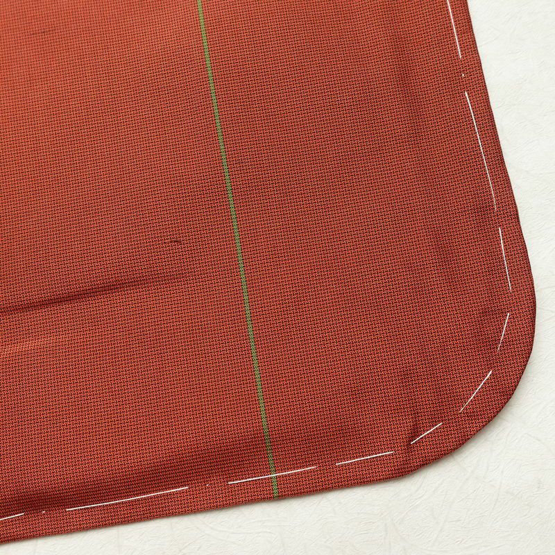 紬 しつけ糸付き 正絹 チェック・格子柄 袷仕立て 身丈162cm 裄丈63.5cm リサイクル着物 着物 モダン シンプル 赤・朱_画像16