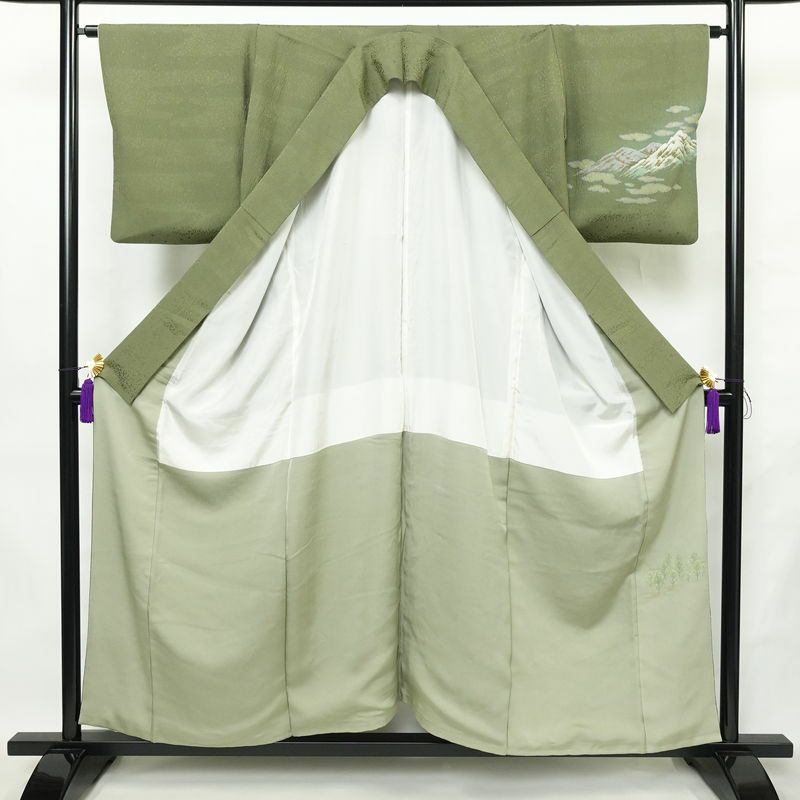 付け下げ 落款入り ふくれ織 正絹 風景柄 袷仕立て 身丈154cm 裄丈63.5cm リサイクル着物 着物 刺繍 金彩 フォーマル 緑・うぐいす色_画像3