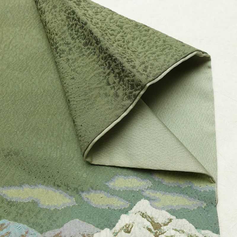 付け下げ 落款入り ふくれ織 正絹 風景柄 袷仕立て 身丈154cm 裄丈63.5cm リサイクル着物 着物 刺繍 金彩 フォーマル 緑・うぐいす色_画像13