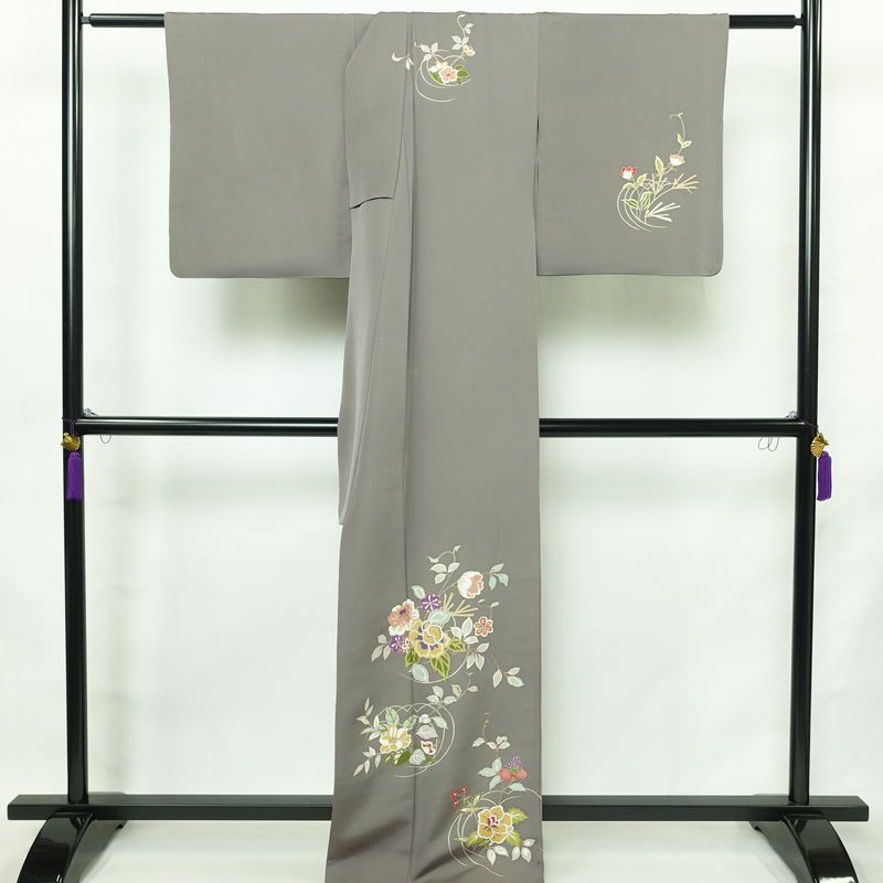 訪問着 正絹 花柄 袷仕立て 身丈172cm 裄丈69.5cm リサイクル着物 着物 金彩 入学式 卒業式 七五三 お宮参り フォーマル グレー_画像2