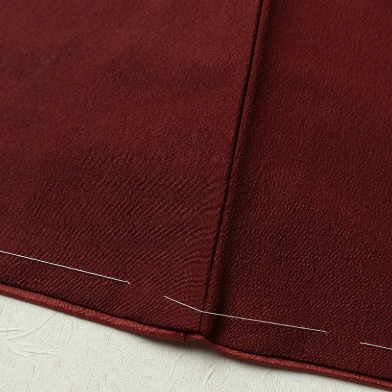 色無地 しつけ糸付き ポリエステル 無地 袷仕立て 身丈163.5cm 裄丈65cm リサイクル着物 着物 小豆・エンジ_画像10