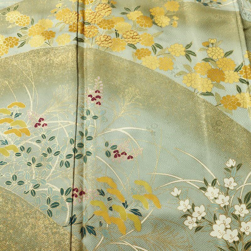 付け下げ 綸子 金駒刺繍 正絹 木の葉・植物柄 袷仕立て 身丈162.5cm 裄丈68.5cm リサイクル着物 一部しつけ糸付き 着物 箔 金彩 入学式 卒業式 七五三 お宮参り フォーマル 緑・うぐいす色_画像6