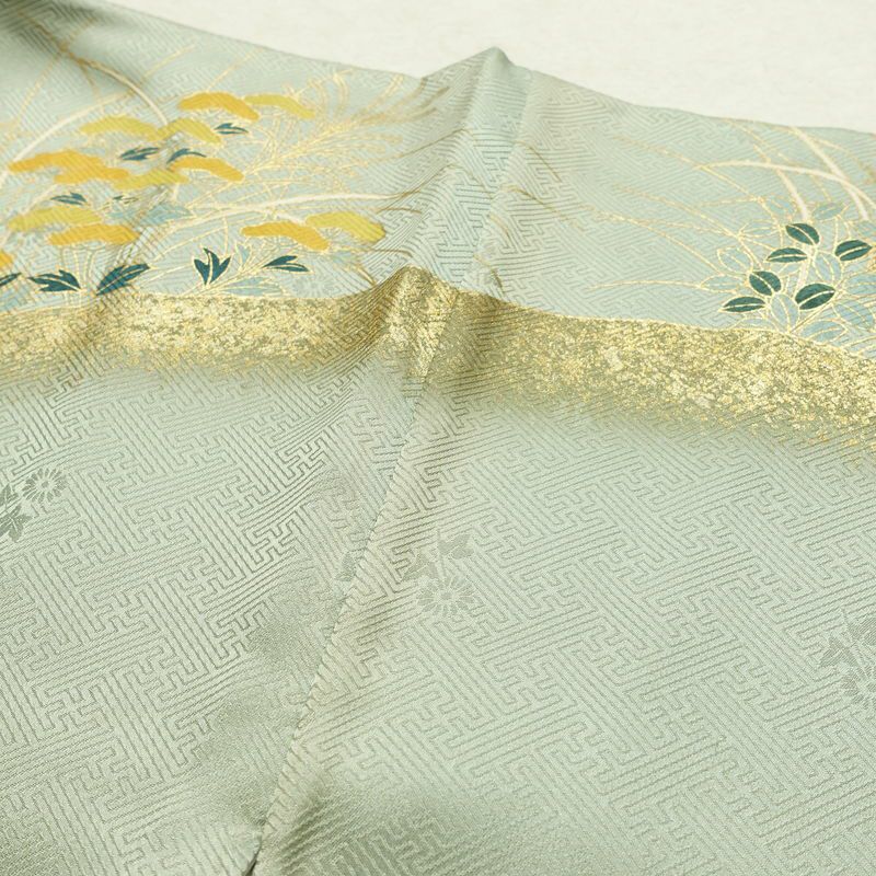 付け下げ 綸子 金駒刺繍 正絹 木の葉・植物柄 袷仕立て 身丈162.5cm 裄丈68.5cm リサイクル着物 一部しつけ糸付き 着物 箔 金彩 入学式 卒業式 七五三 お宮参り フォーマル 緑・うぐいす色_画像14