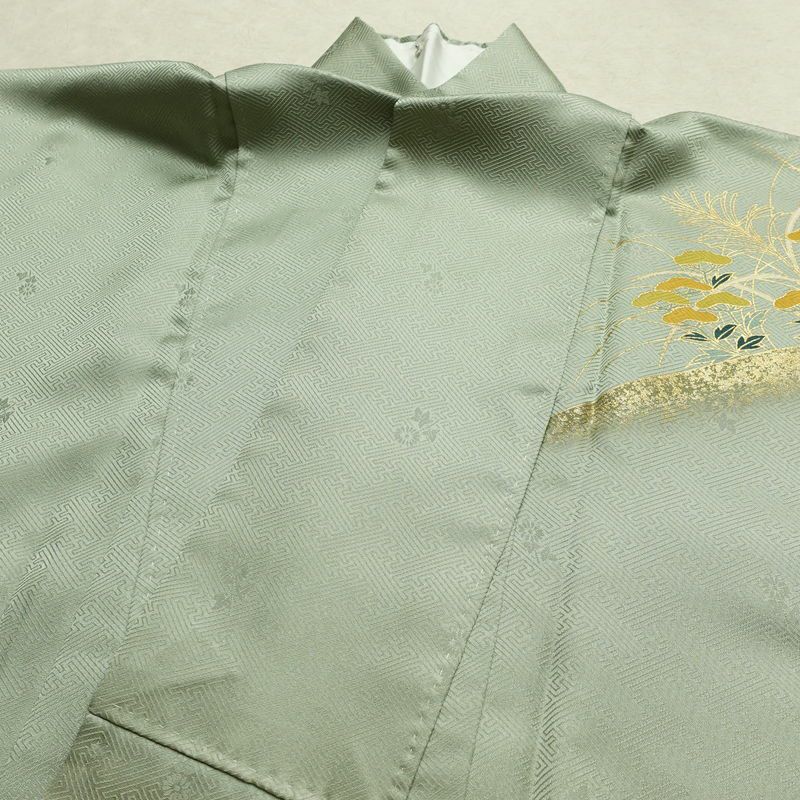 付け下げ 綸子 金駒刺繍 正絹 木の葉・植物柄 袷仕立て 身丈162.5cm 裄丈68.5cm リサイクル着物 一部しつけ糸付き 着物 箔 金彩 入学式 卒業式 七五三 お宮参り フォーマル 緑・うぐいす色_画像16