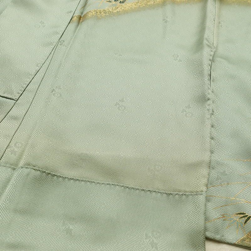 付け下げ 綸子 金駒刺繍 正絹 木の葉・植物柄 袷仕立て 身丈162.5cm 裄丈68.5cm リサイクル着物 一部しつけ糸付き 着物 箔 金彩 入学式 卒業式 七五三 お宮参り フォーマル 緑・うぐいす色_画像18