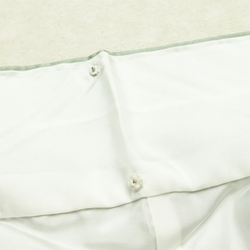 付け下げ 綸子 金駒刺繍 正絹 木の葉・植物柄 袷仕立て 身丈162.5cm 裄丈68.5cm リサイクル着物 一部しつけ糸付き 着物 箔 金彩 入学式 卒業式 七五三 お宮参り フォーマル 緑・うぐいす色_画像21