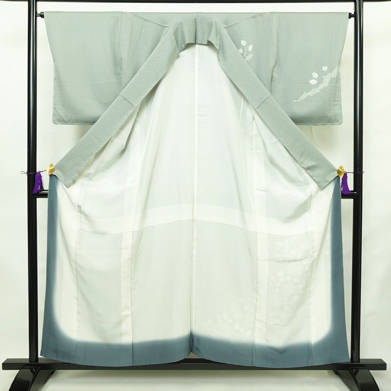 付け下げ 良品 綸子 しつけ糸付き 絞り 正絹 花柄 袷仕立て 身丈155.5cm 裄丈65cm リサイクル着物 着物 刺繍 入学式 卒業式 七五三 お宮参り フォーマル 上品 青・紺_画像3