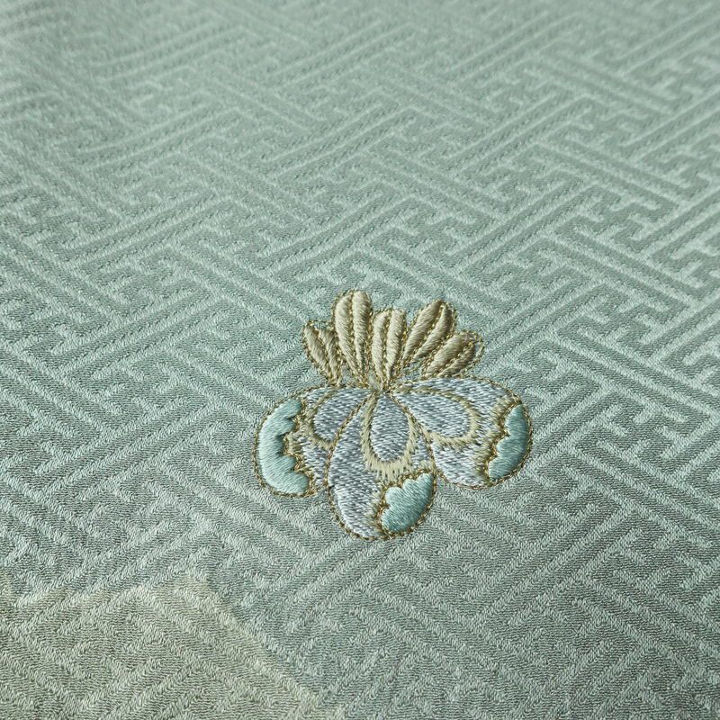 付け下げ 良品 綸子 しつけ糸付き 絞り 正絹 花柄 袷仕立て 身丈155.5cm 裄丈65cm リサイクル着物 着物 刺繍 入学式 卒業式 七五三 お宮参り フォーマル 上品 青・紺_画像8