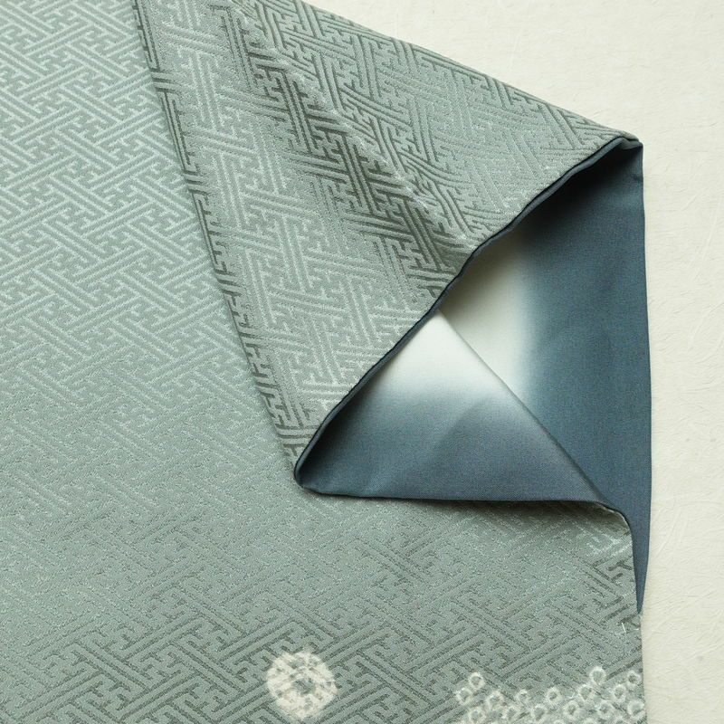 付け下げ 良品 綸子 しつけ糸付き 絞り 正絹 花柄 袷仕立て 身丈155.5cm 裄丈65cm リサイクル着物 着物 刺繍 入学式 卒業式 七五三 お宮参り フォーマル 上品 青・紺_画像15