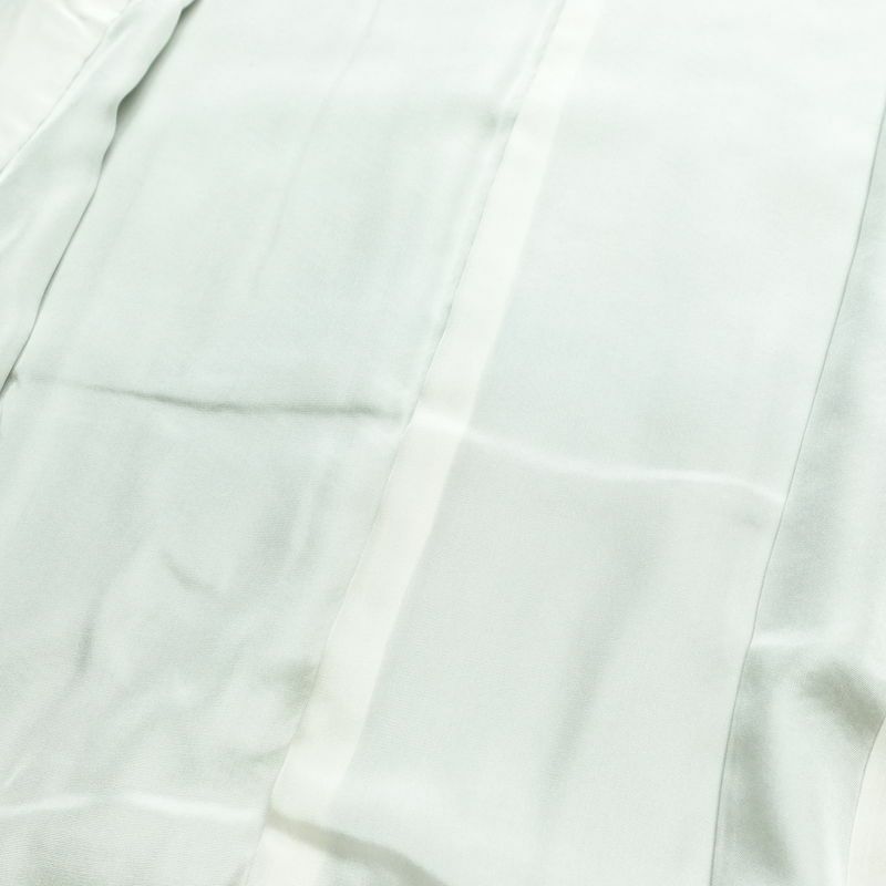 付け下げ 良品 綸子 しつけ糸付き 絞り 正絹 花柄 袷仕立て 身丈155.5cm 裄丈65cm リサイクル着物 着物 刺繍 入学式 卒業式 七五三 お宮参り フォーマル 上品 青・紺_画像19