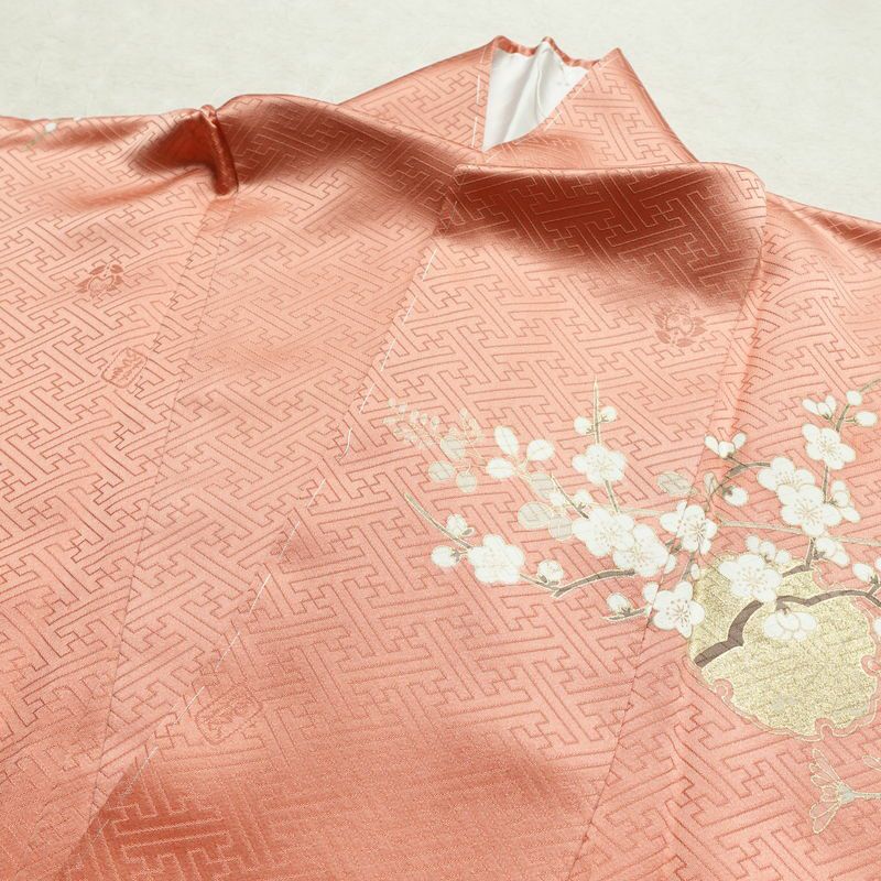 訪問着 良品 落款入り 綸子 正絹 木の葉・植物柄 袷仕立て 身丈159.5cm 裄丈63cm リサイクル着物 一部しつけ糸付き 着物 箔 刺繍 金彩 入学式 卒業式 七五三 お宮参り フォーマル 菊 萩 雪輪 サーモンピンク ピンク_画像18