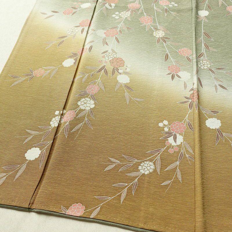 訪問着 縮緬 正絹 木の葉・植物柄 袷仕立て 身丈150.5cm 裄丈62cm リサイクル着物 着物 金彩 入学式 卒業式 七五三 お宮参り フォーマル 緑・うぐいす色_画像4