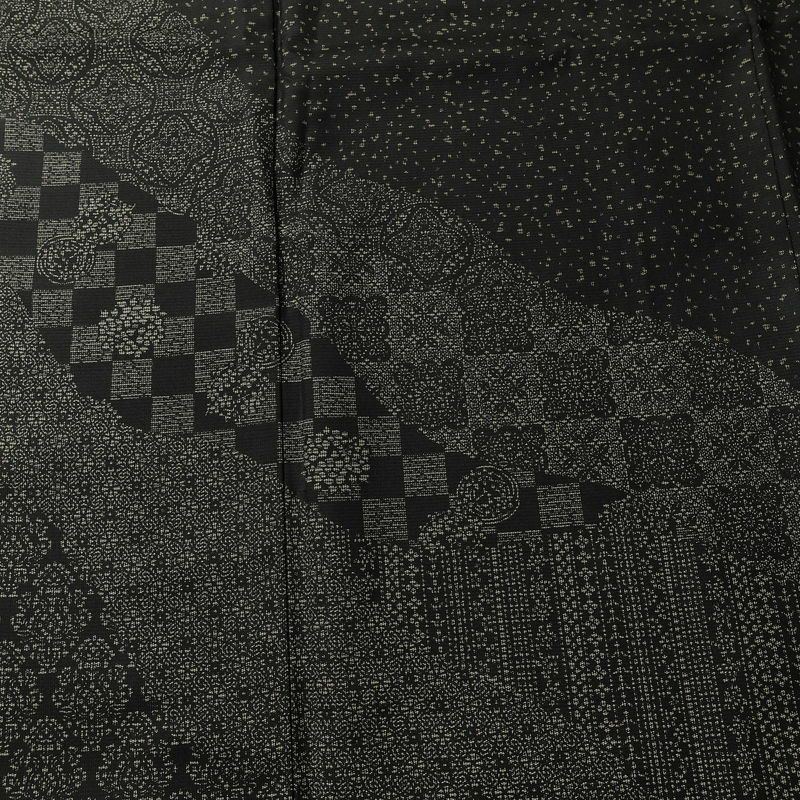 付け下げ 正絹 幾何学柄・抽象柄 袷仕立て 身丈167cm 裄丈66.5cm リサイクル着物 着物 紬地 黒_画像6