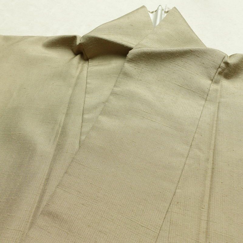 紬 正絹 無地 袷仕立て 身丈154cm 裄丈63cm リサイクル着物 着物 シンプル ベージュ_画像16
