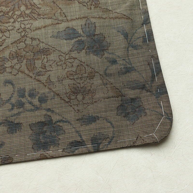 紬 良品 辻が花紬 伊織 しつけ糸付き 正絹 木の葉・植物柄 袷仕立て 身丈167.5cm 裄丈68cm リサイクル着物 着物 茶_画像15