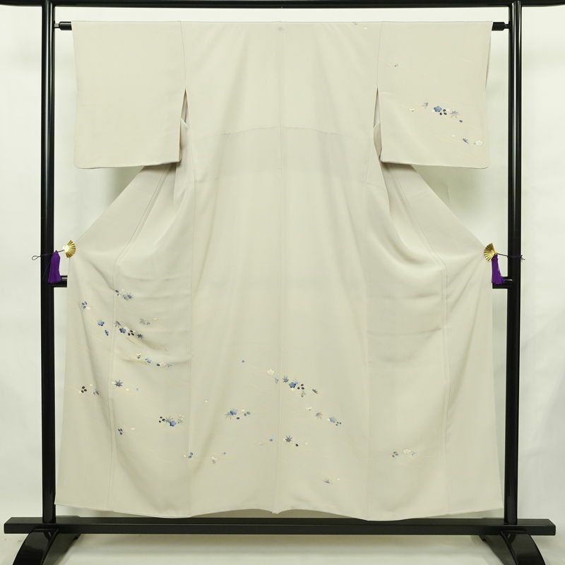 訪問着 良品 京手描友禅 縮緬 一つ紋付き 正絹 花柄 袷仕立て 身丈152.5cm 裄丈62.5cm リサイクル着物 着物 刺繍 箔 金彩 入学式 卒業式 七五三 お宮参り フォーマル 上品 グレー_画像1