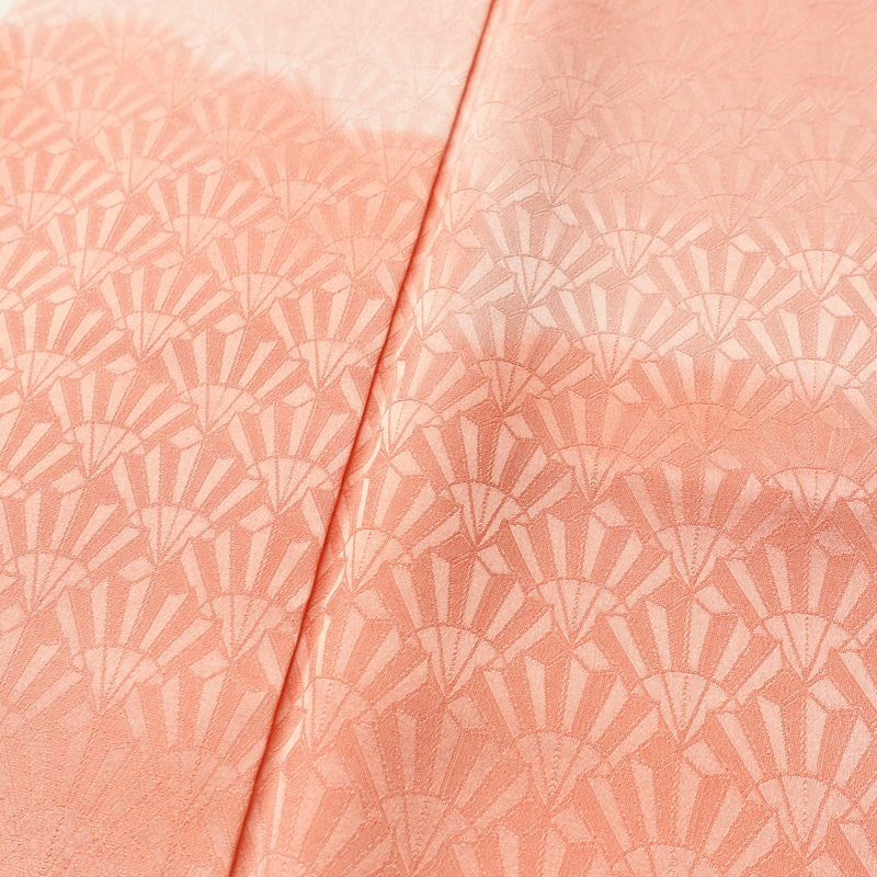 付け下げ 良品 綸子 正絹 古典柄 袷仕立て 身丈156.5cm 裄丈63cm リサイクル着物 着物 入学式 卒業式 七五三 お宮参り フォーマル 上品 サーモンピンク ピンク_画像7
