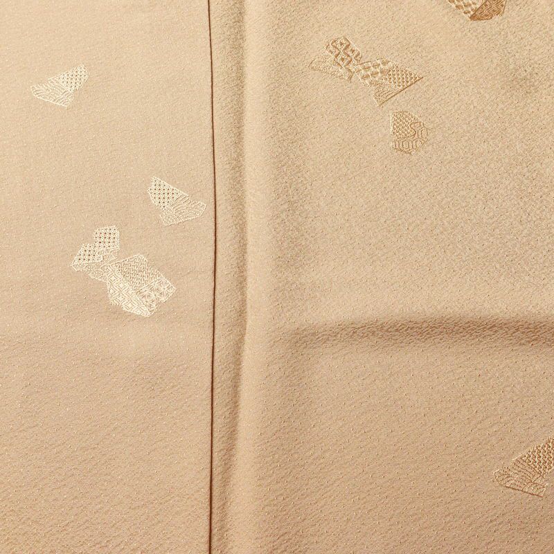 付け下げ 良品 しつけ糸付き スワトウ刺繍 正絹 古典柄 袷仕立て 身丈148.5cm 裄丈63cm リサイクル着物 着物 入学式 卒業式 七五三 お宮参り フォーマル シンプル おしゃれ 上品 ベージュ_画像6