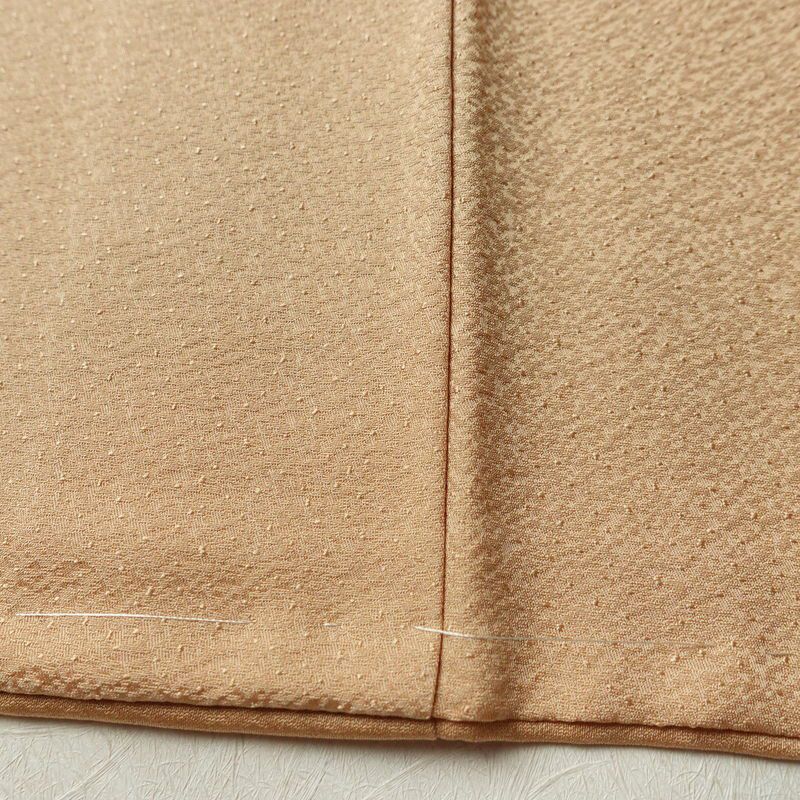 付け下げ 良品 しつけ糸付き スワトウ刺繍 正絹 古典柄 袷仕立て 身丈148.5cm 裄丈63cm リサイクル着物 着物 入学式 卒業式 七五三 お宮参り フォーマル シンプル おしゃれ 上品 ベージュ_画像12