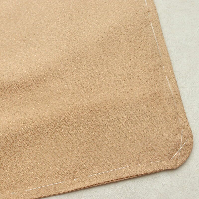 付け下げ 良品 しつけ糸付き スワトウ刺繍 正絹 古典柄 袷仕立て 身丈148.5cm 裄丈63cm リサイクル着物 着物 入学式 卒業式 七五三 お宮参り フォーマル シンプル おしゃれ 上品 ベージュ_画像16