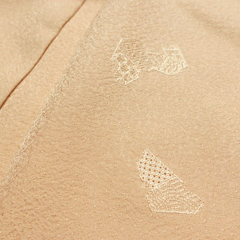 付け下げ 良品 しつけ糸付き スワトウ刺繍 正絹 古典柄 袷仕立て 身丈148.5cm 裄丈63cm リサイクル着物 着物 入学式 卒業式 七五三 お宮参り フォーマル シンプル おしゃれ 上品 ベージュ_画像18