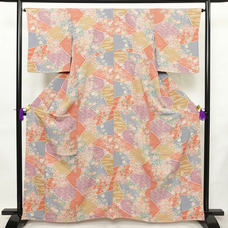 小紋 美品 しつけ糸付き 縮緬 総柄 正絹 古典柄 袷仕立て 身丈161.5cm 裄丈65cm リサイクル着物 着物 菊 亀甲 流水 露芝 多色使い_画像1