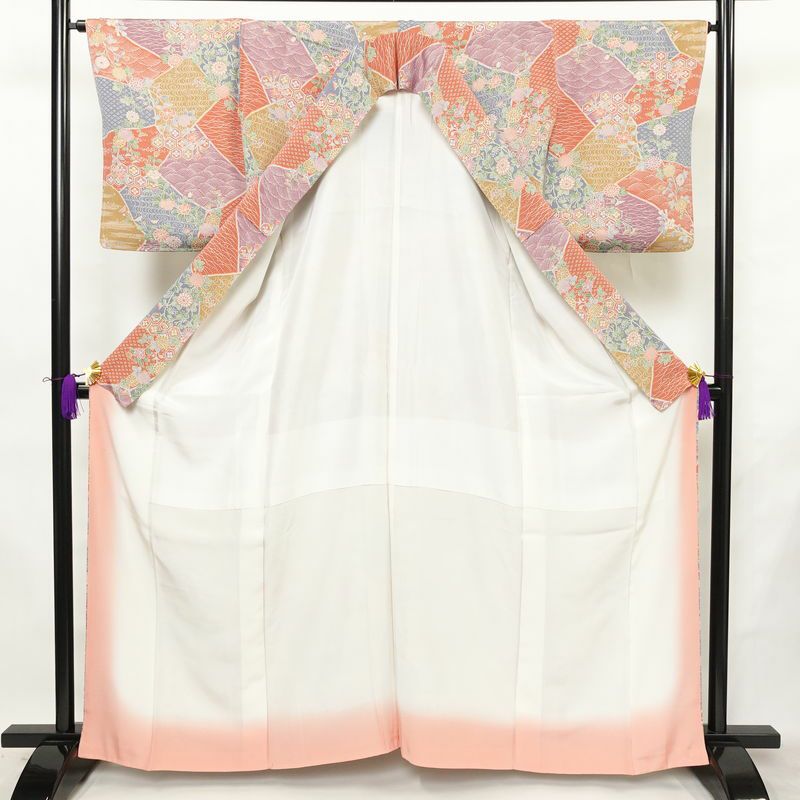 小紋 美品 しつけ糸付き 縮緬 総柄 正絹 古典柄 袷仕立て 身丈161.5cm 裄丈65cm リサイクル着物 着物 菊 亀甲 流水 露芝 多色使い_画像3