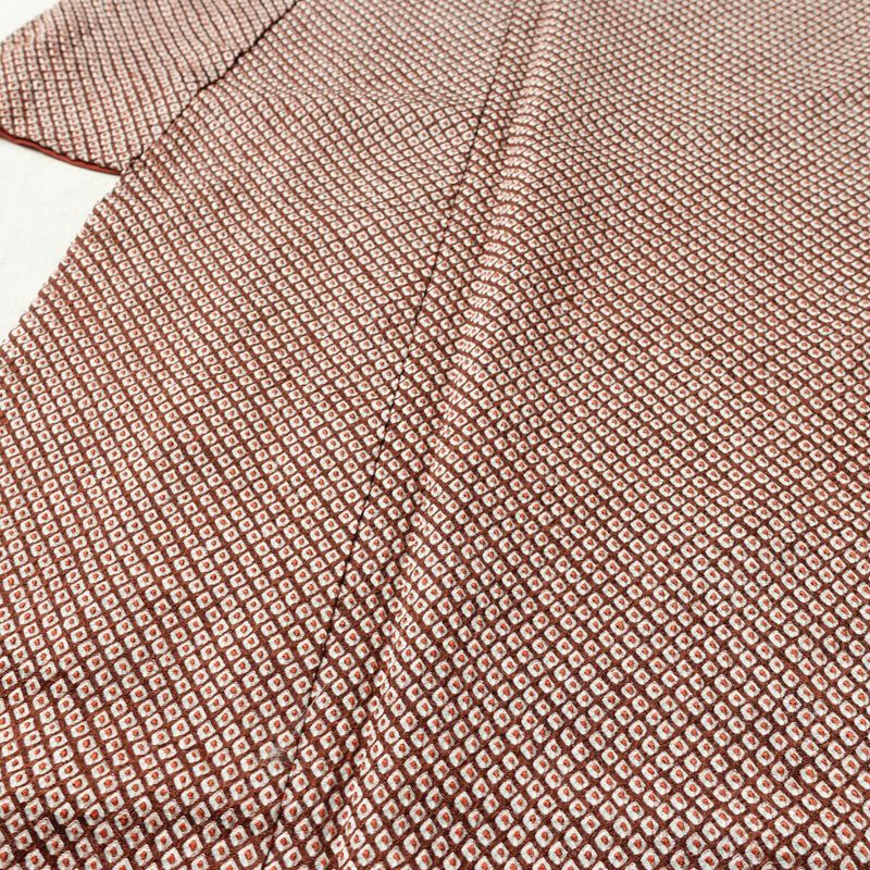 小紋 良品 絞り 総絞り 正絹 古典柄 袷仕立て 身丈164cm 裄丈65cm リサイクル着物 一部しつけ糸付き 着物 茶_画像5