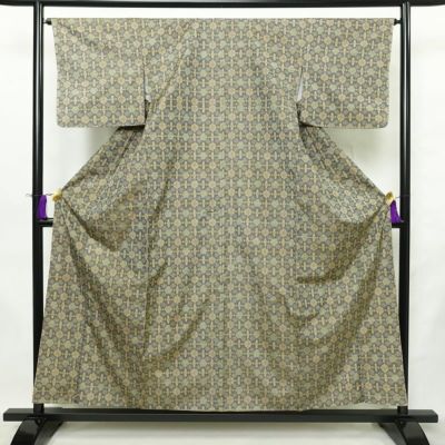 紬 正絹 幾何学柄・抽象柄 袷仕立て 身丈157cm 裄丈64.5cm リサイクル着物 着物 モダン 多色使い