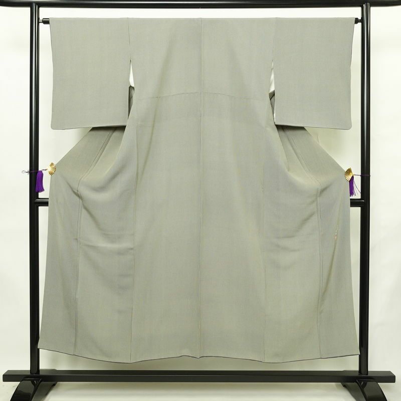 小紋 良品 落款入り 小紋師 良和 江戸小紋 万筋 縮緬 正絹 縞柄・線柄 袷仕立て 身丈149cm 裄丈64.5cm リサイクル着物 着物 シンプル 緑・うぐいす色_画像1