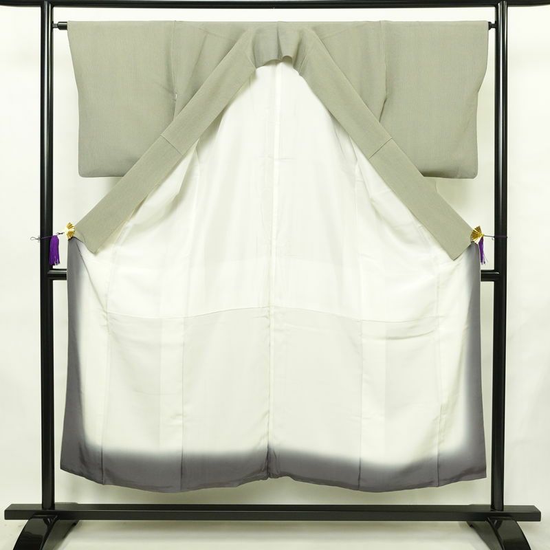 小紋 良品 落款入り 小紋師 良和 江戸小紋 万筋 縮緬 正絹 縞柄・線柄 袷仕立て 身丈149cm 裄丈64.5cm リサイクル着物 着物 シンプル 緑・うぐいす色_画像3