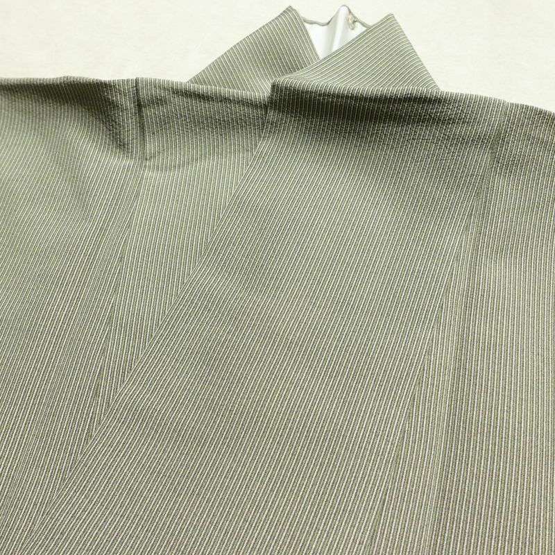 小紋 良品 落款入り 小紋師 良和 江戸小紋 万筋 縮緬 正絹 縞柄・線柄 袷仕立て 身丈149cm 裄丈64.5cm リサイクル着物 着物 シンプル 緑・うぐいす色_画像16