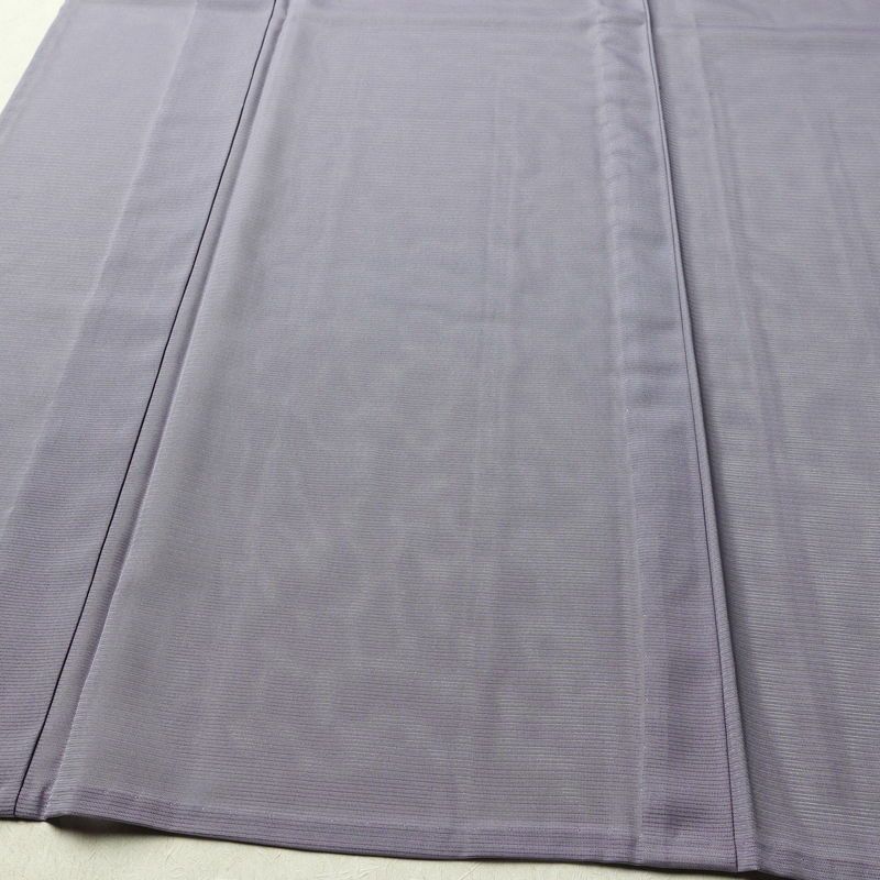 盛夏 色無地 美品 しつけ糸付き 夏用 一つ紋付き バチ衿仕立て ポリエステル 単衣仕立て 身丈157cm 裄丈65cm リサイクル着物 着物 お茶会 フォーマル 紫・藤色_画像4